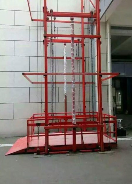 固定導軌(guǐ)式升降機案(àn)例