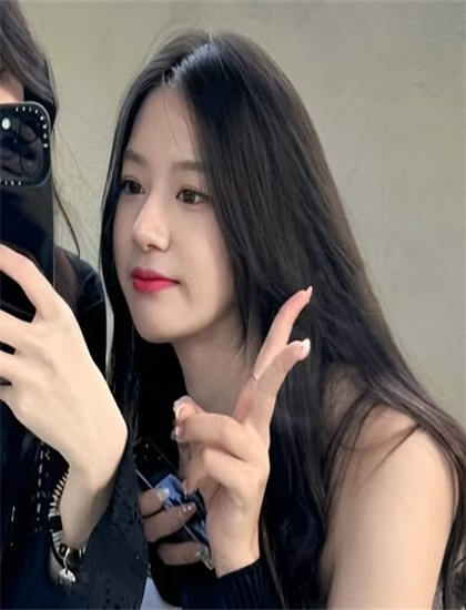 《闪婚后夫人她气运爆棚》场景布置主流分析：环境设计与主题呼应探讨